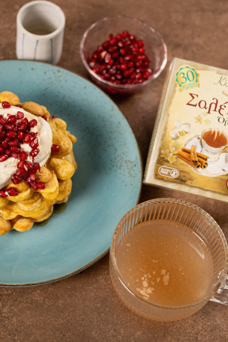 Carrot cake waffles με Σαλέπι Όλυμπος Spiced Frosting